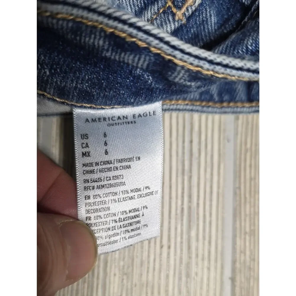 American Eagle Distressed Mom Short Jean Shorts Womens Size 6